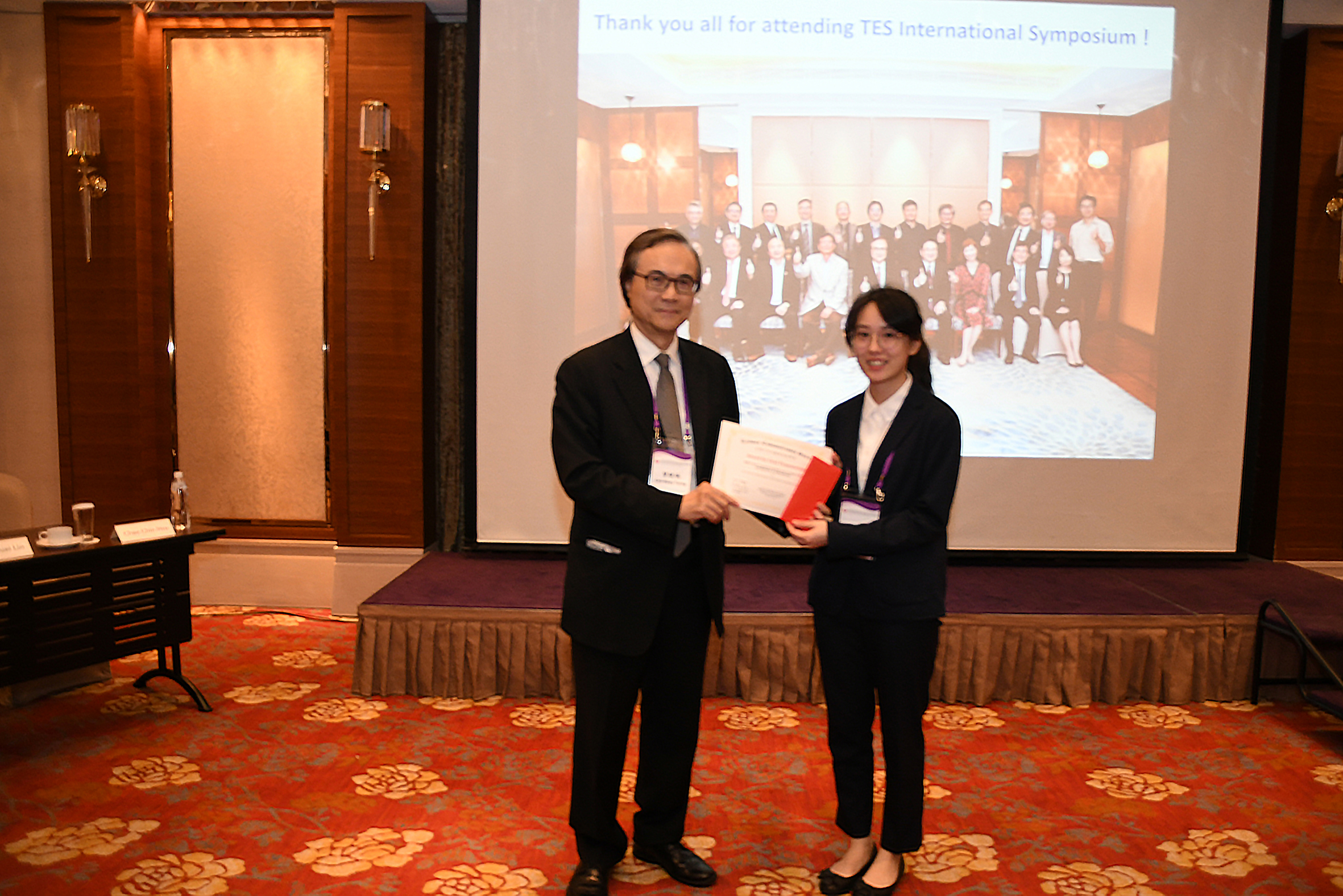 碩士生蔡亞娟同學獲得「第四屆台灣子宮內膜異位症學會國際研討會」論文競賽第二名